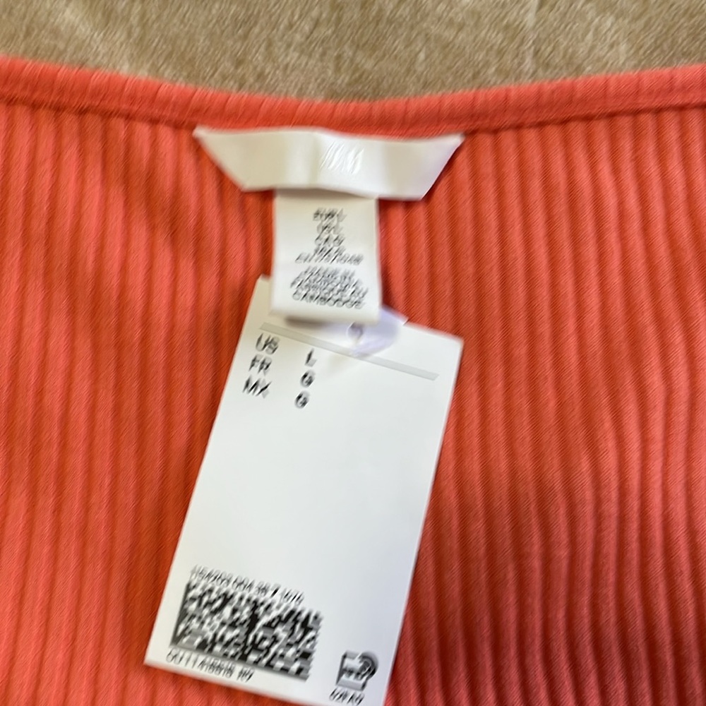 H&M Top - Picture 2 of 6